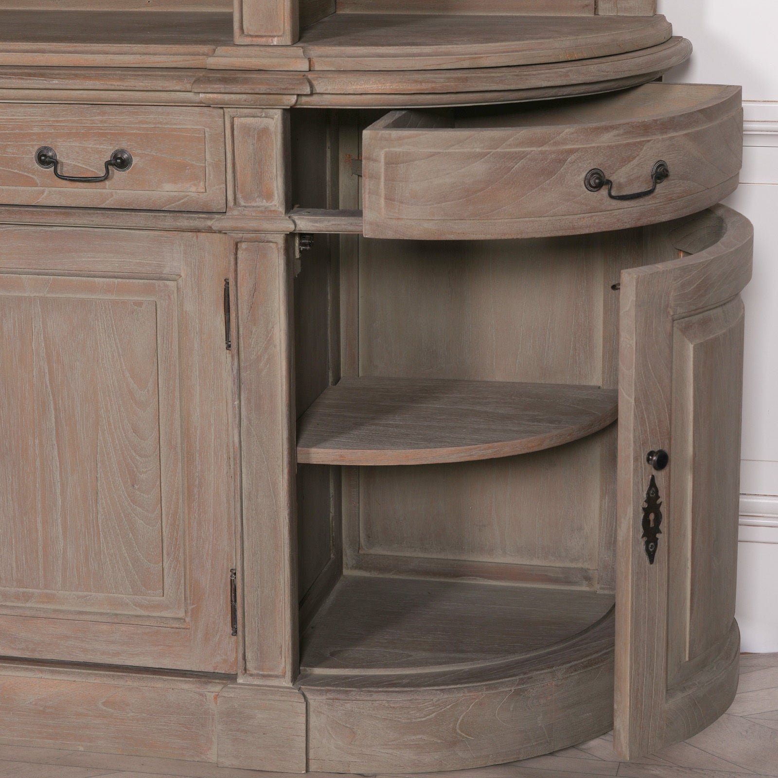 Théodore Grand Library Bookcase with Ladder – Rustic White Cedar Wood