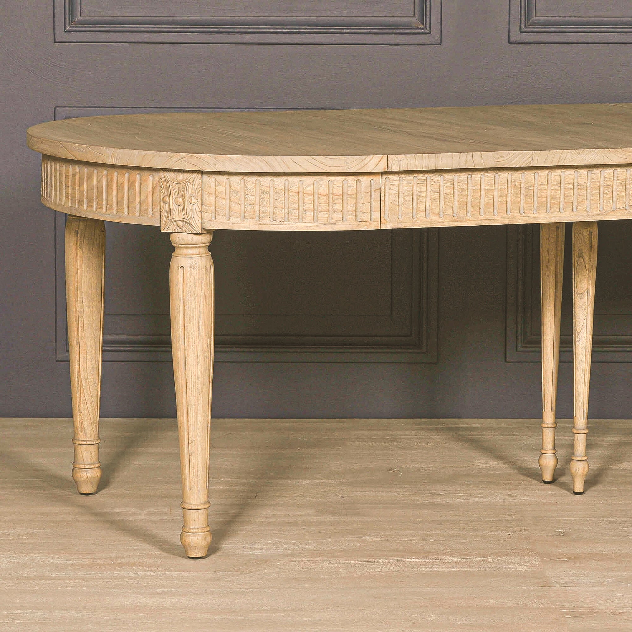 Camille White Cedar Wood Extendable Dining Table – Rustic Finish, Seats 4–8, 100–200cm
