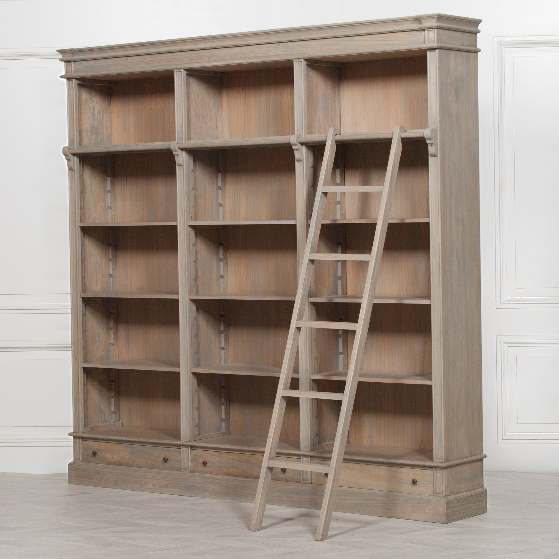 Théodore Large Library Bookcase with Ladder – Rustic White Cedar Wood