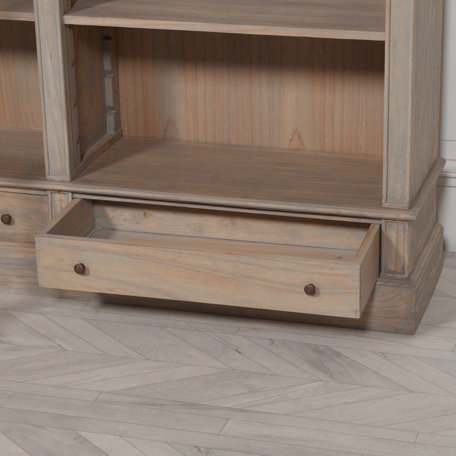 Théodore Large Library Bookcase with Ladder – Rustic White Cedar Wood