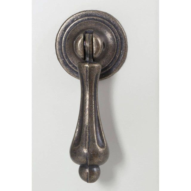 Close-up of the antique-style metal drop handle on the Évangeline Ivory Display Cabinet, highlighting the decorative cabinet hardware, premium craftsmanship and elegant French-inspired furniture design.