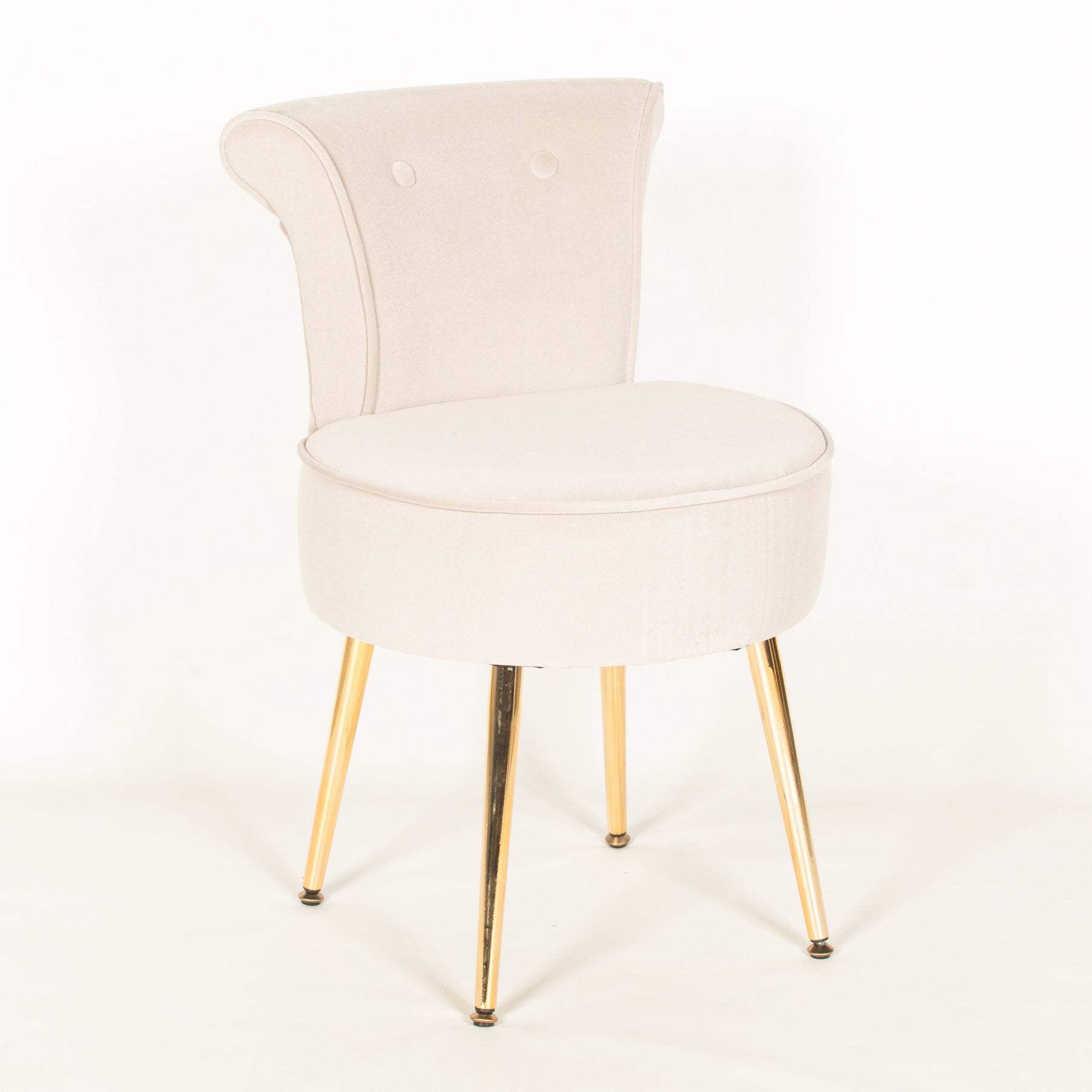Three-quarter front view of the Lucien Light Grey Velvet Accent Bedroom Chair with Gold-Plated Legs featuring a generously upholstered velvet seat, sculptural curved backrest and polished gold-plated metal legs.